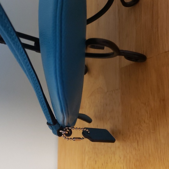 Coach Large Wristlet 9" Color Dark Teal Excellent Condition. (#62) - Picture 5 of 11